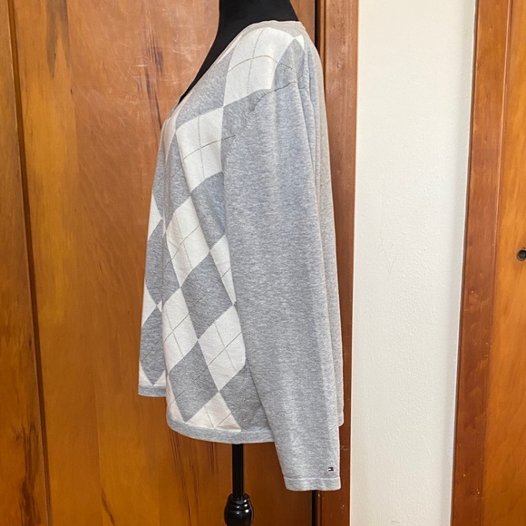 Tommy Hilfiger V-Neck Argyle Sweater in Gray Ivory Metalic Gold Thread Preppy - Picture 2 of 7